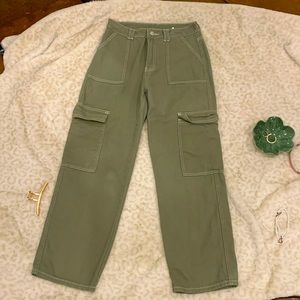 GREEN CARGO PANTS!